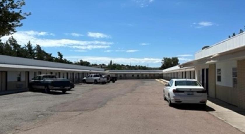 Travelodge By Wyndham Gallup Exterior photo